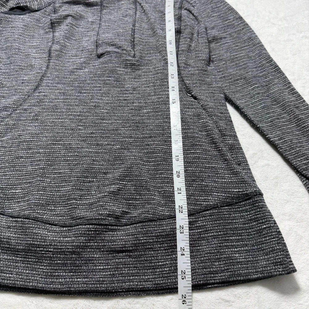 Lululemon Heathered Gray Long Sleeve Activewear Top Size 8‎ Running Yoga Pilates - Picture 2 of 8